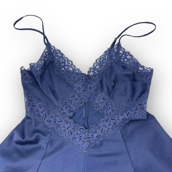 Victoria’s Secret Lace Keyhole Cutout Lingerie Romper One Piece Teddy Blue XS - Picture 3 of 12